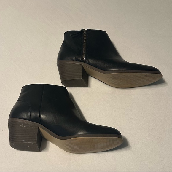 Vintage Gap Black Side Zipper Ankle Boot - Picture 6 of 11